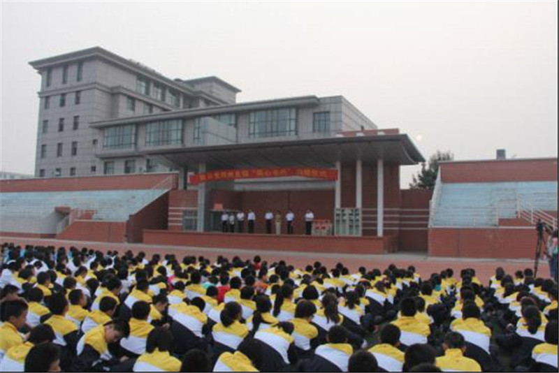 致公党为我校捐书 