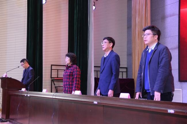 吹响冲锋号角，为梦想而战！ ——郑州枫杨外国语学校初三年级学生百日誓师大会