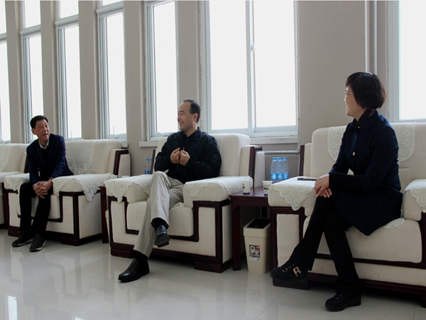 郑外杰出校友雷鸣先生到访我校